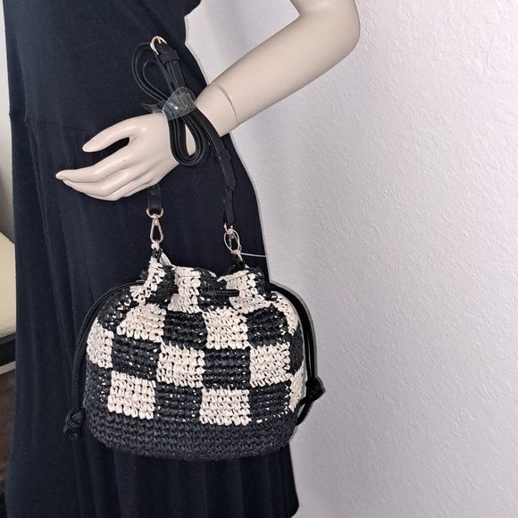 Universal Thread Handbags - Crossbody Bag - Universal Thread Black: Knit, Unstructured, Paper & Straw